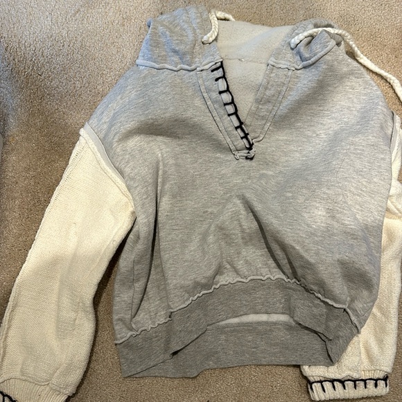 Vintage Havana cropped cream heavy weight sweatshirt with dark brown stitching. - Picture 1 of 3